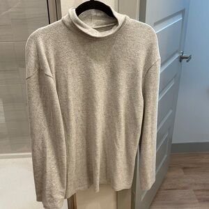 H&M Women's Cream Turtleneck Sweater